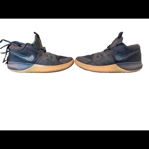 zoom assersion sneaker